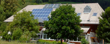 Solaranlage auf dem Kindergarten Obertal